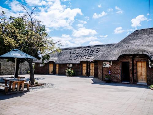 Phokwane Cabin | Bostons Lodge & Restaurant