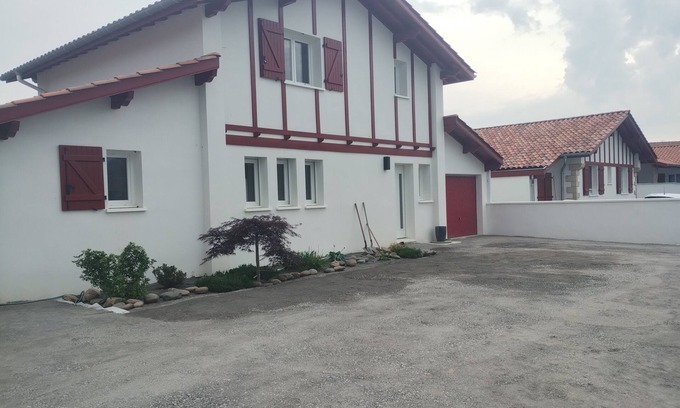 Itxassou House | Boubou Etxea