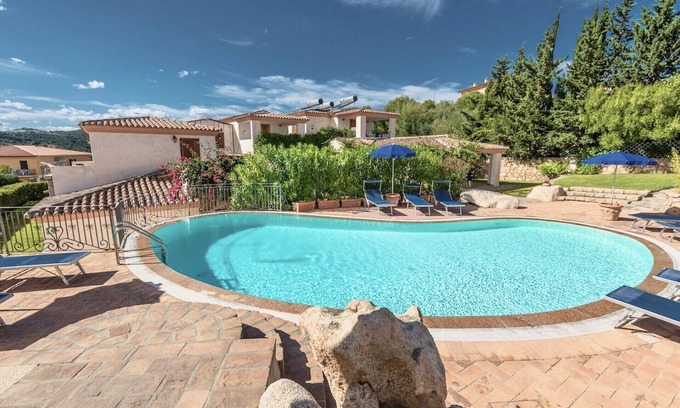 Tanaunella Apartment | Bouganvillage Two-room apartment sleeps 4, WIFI, A.C