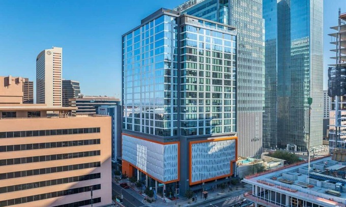 Downtown Phoenix Apartment | Boulevard Stays Highrise STU Sky Pool, Parking, Gym 25