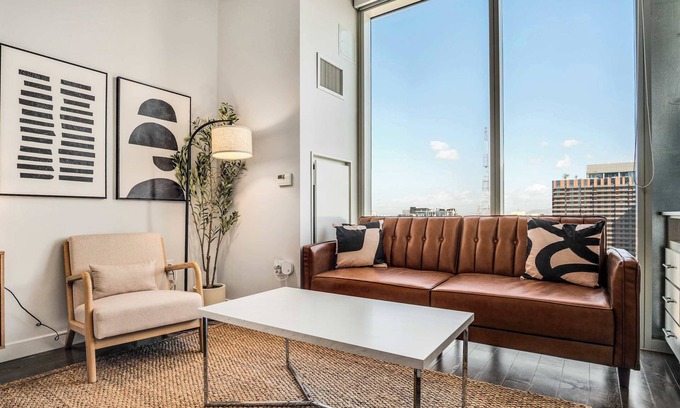 Downtown Phoenix Apartment | Boulevard Stays Highrise STU Sky Pool, Parking, Gym 27