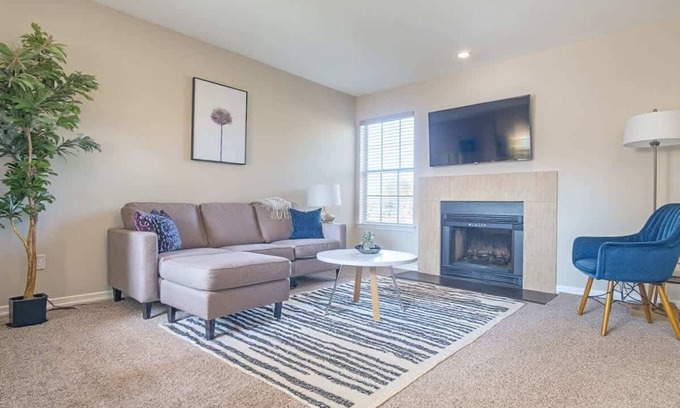 Far North Dallas Apartment | Boulevard Stays Tranquil 1BR King Suite Pool, Gym, Parking 03