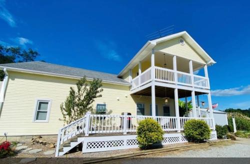 Chaplin House | Bourbon Trail Driving Range central KY farmhouse and gift shop