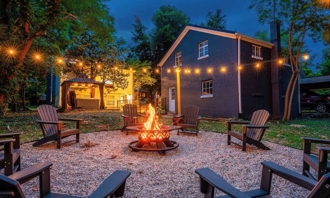 Shelbyville House | Bourbon Trail | Hot Tub | Poker Room | Game Rm