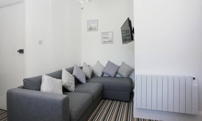 Bournemouth Apartment | BOURNECOAST: APARTMENT IN TOWN CENTRE AREA CLOSE TO THE SANDY BEACHES - FM6273
