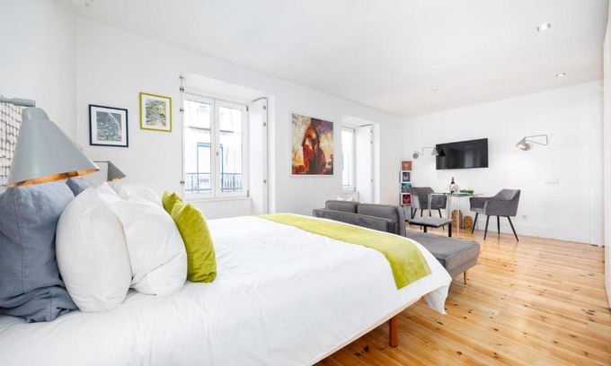 Misericordia Apartment | Boutique Apartment in the Heart of Lisbon ! Lemonn B
