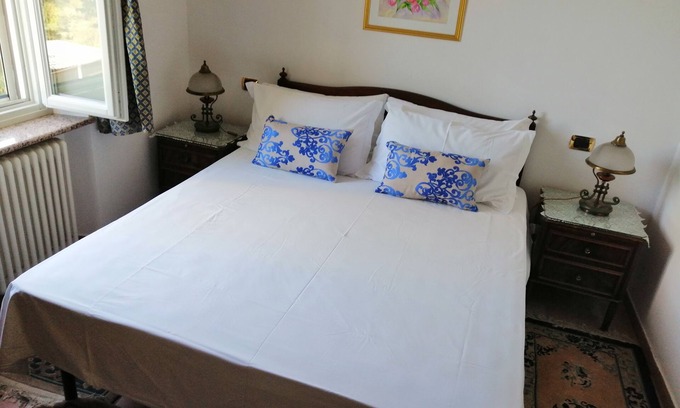 Govone Apartment | Boutique Apartment w Balcony in Roero wine area of Piedmont, near Asti and Alba.