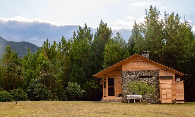 Pasco Cottage | Boutique Cabin with Panoramic Viewnn