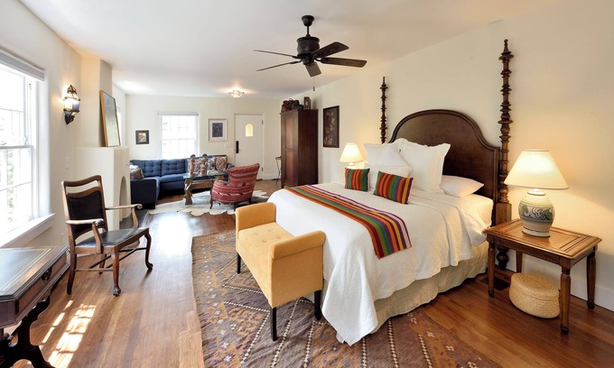 South Capitol Hotel | BOUTIQUE HOTEL - King deluxe Suite 1/2 mi. from Santa Fe Plaza
