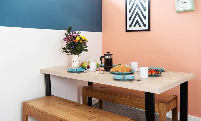 Lancaster Apartment | Boutique Lancaster Apartment FREE PARKING