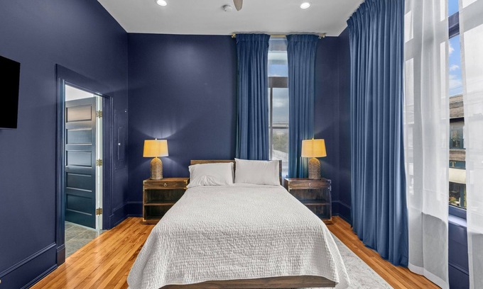 Washington Apartment | Boutique Premium Studio At The West Main - Chart Room