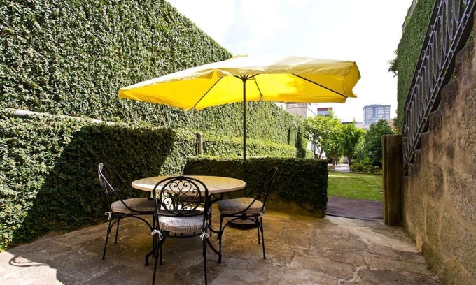 Centro / Baixa Apartment | Boutique Rentals- Hidden Garden Porto's downtown
