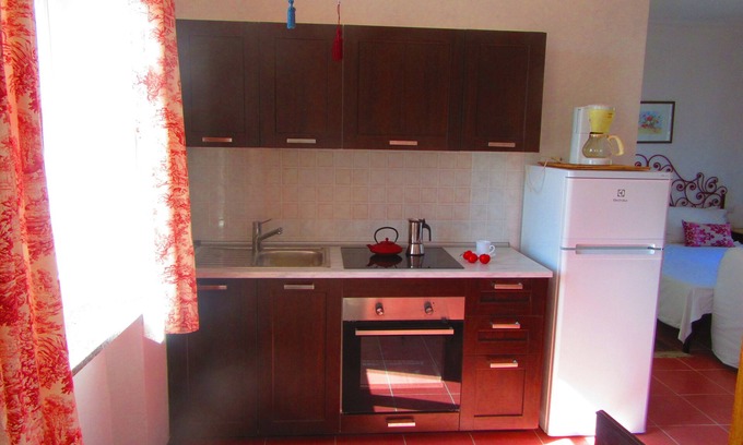 Govone Apartment | Boutique Studio Apartment in Roero Wine Area of Piedmont, near Asti and Alba.