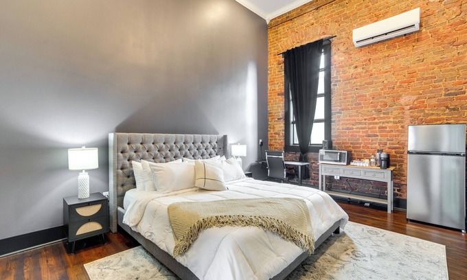 Marshall Apartment | Boutique Studio Stay in the Heart of Marshall!