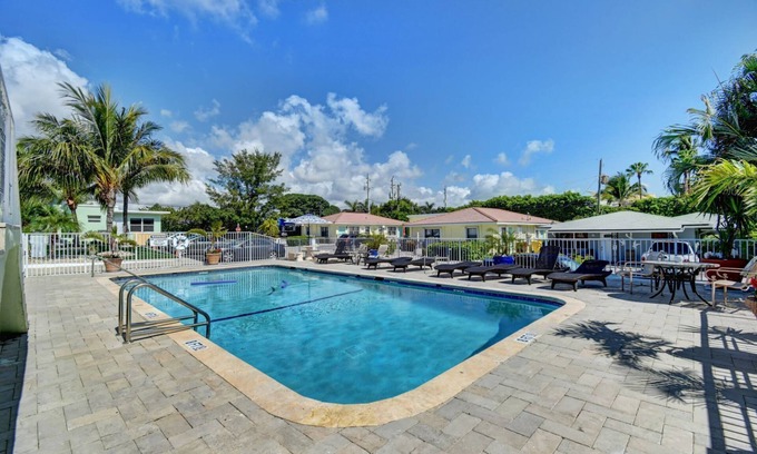 Ocean Ridge Apartment | Boutique style apartment pool 600 ft to the beach