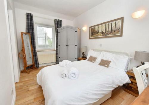 Clitheroe House | Bowland Breaks - Cobble View Cottage with Private Parking Near all the local Wedding Venues