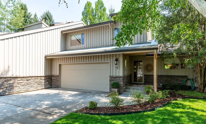 Bozeman House | Bozeman East Gallatin Hide Away
