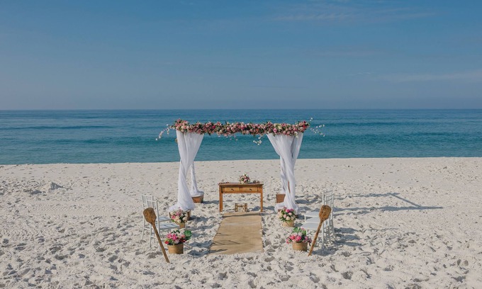 Regiao dos Lagos Boat Rental | Beach Weddings Elopement and Mini Wedding Wedding Party Renewal of Vows