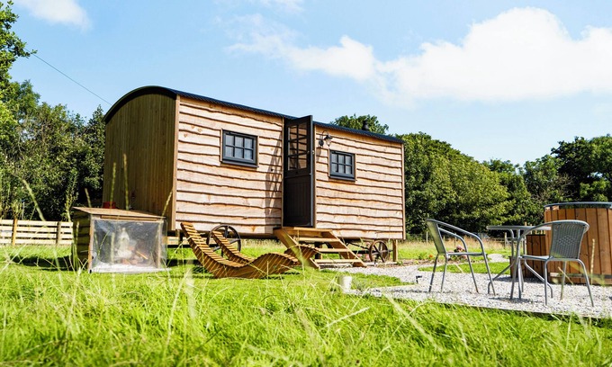 Brazzacott Cottage | BRACKEN, pet friendly, character holiday cottage in Wainhouse Corner