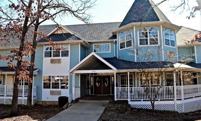 Branson House | Bradford House Bed and Breakfast