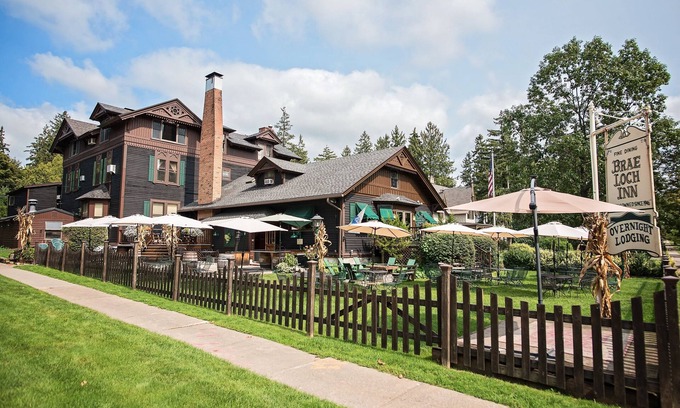 Cazenovia Hotel | Brae Loch Inn