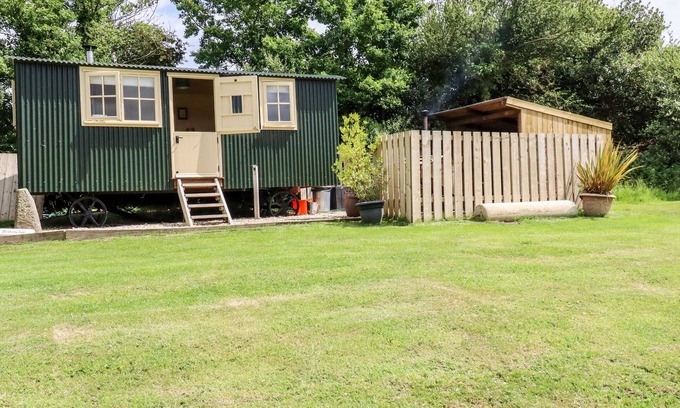 Burlawn Cottage | BRAMBLE, romantic, character holiday cottage in Wadebridge
