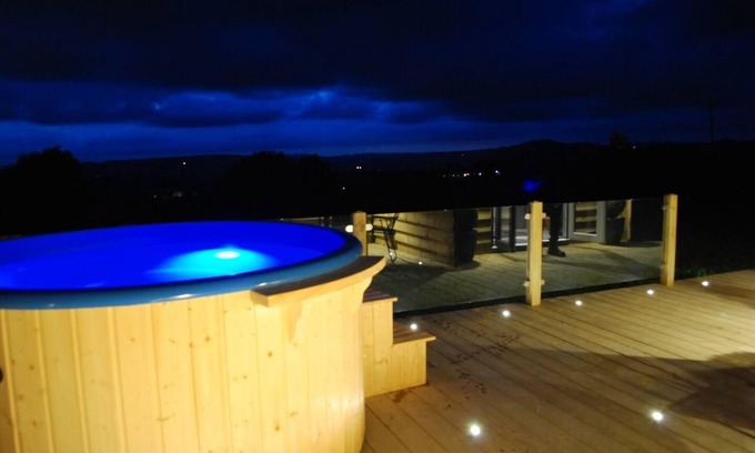Leek Cabin | Brambles Farm Peak District Lodge