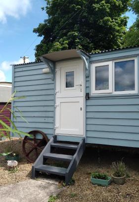 Jamestown House | Bramblewick House Glamping