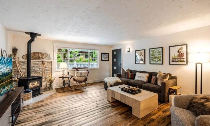River West House | Branch + Thistle – Stylish Stay in Bend w/Hot Tub