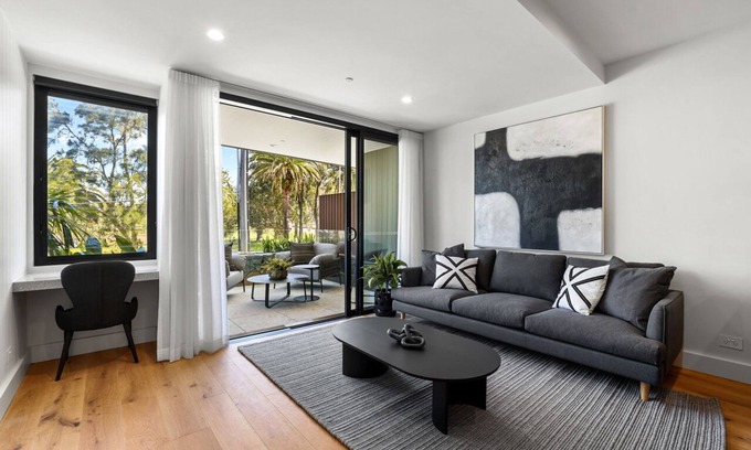 Collaroy Apartment | Brand new 1 bedroom opposite Long Reef Golf Club