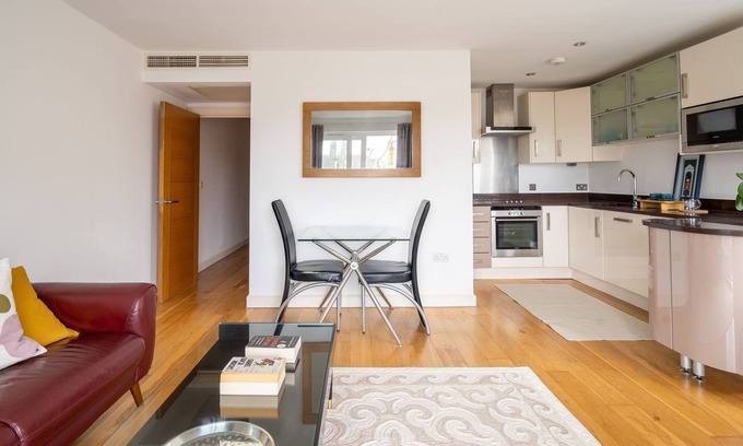 Roehampton Apartment | Brand new 2 bed 2 bath Apartment in Putney