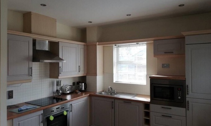Newbury Apartment | Brand New 2 bed in one of Newbury's oldest buildings (7SC)
