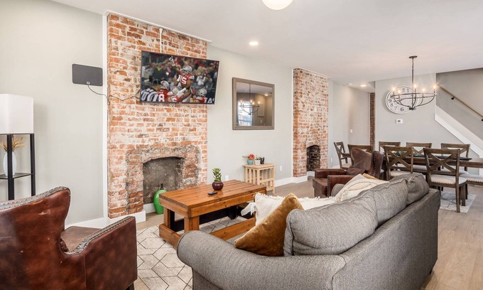 Olde Towne East House | Brand New 3 BR/2BA 5 min to DT Columbus