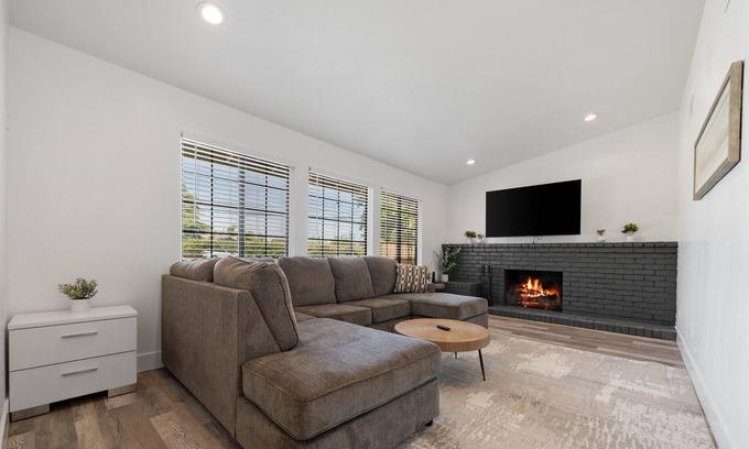 Carmichael House | Brand New 3BD/2BA Near the River Perfect Getaway!
