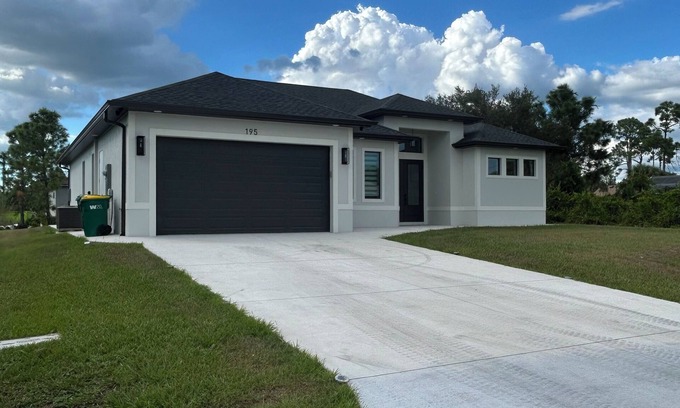 Port Charlotte House | Brand New 4BR Luxury Retreat - Relax & Unwind in Beautiful Port Charlotte!