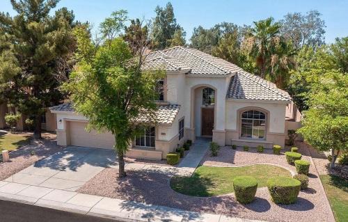 Chandler House | BRAND NEW 6 bdrm, 3 bath HEATED pool SLEEPS 16