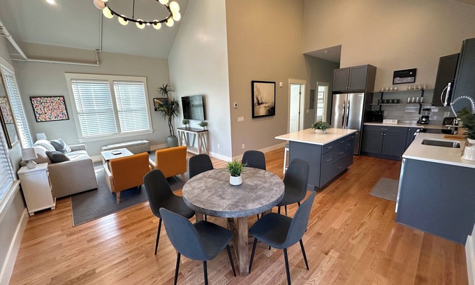 Off Broadway Apartment | Brand New Construction! 2 Bed/1 Bath w/Private Deck off Broadway downtown Newport