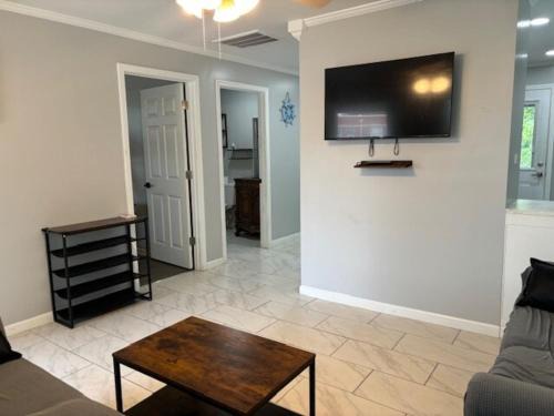Almont House | Brand New Entire house in Atlantic
