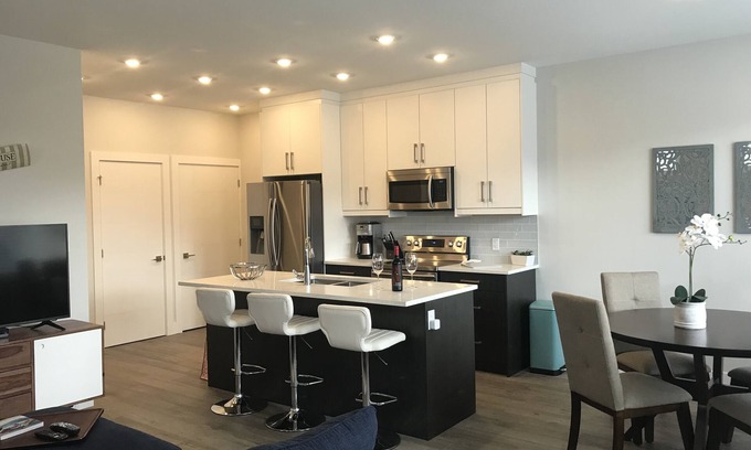 Okanagan-Similkameen House | Brand new grt local