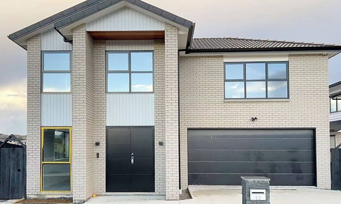 Ormiston House | Brand-New Large house Castlebane Drive