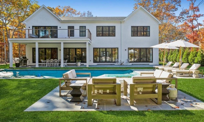 East Hampton North House | Brand New Luxurious East Hampton home, 5 mins to beach - Available July 4