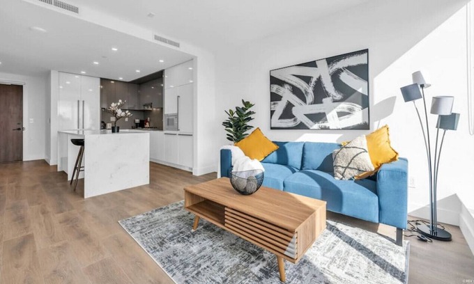 Metrotown Apartment | Brand new Luxury 1bd+1ba@Metrotown
