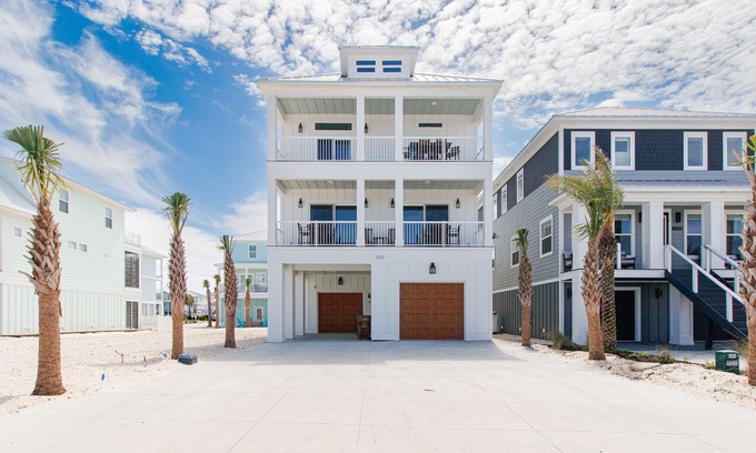 Navarre Beach House | Brand New LUXURY home on the Island! Spacious house w/easy access to beach/bay.