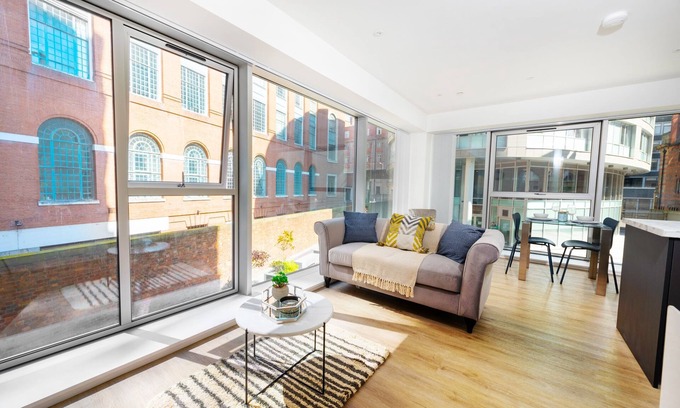 Liverpool City Centre Apartment | Brand New Luxury Modern 1 Bed Liverpool City Centre