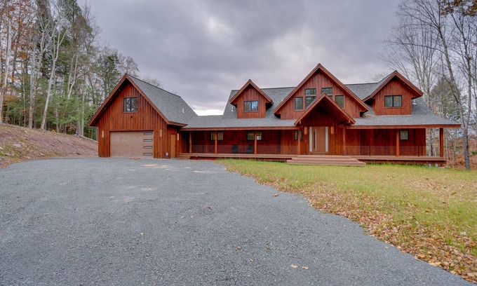 Windham Cabin | Brand New Luxury Ski Cabin - 2 Mi to Windham Mtn!