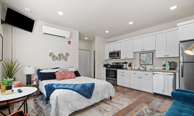 Tri-Cities Apartment | Brand new, luxury studio for rent by the night, week or month!