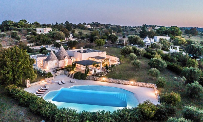 Ostuni Villa | Brand new luxury villa with immense private pool and garden