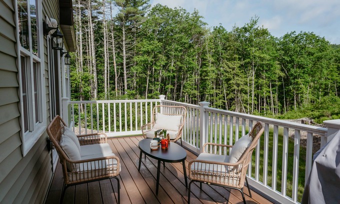 East Madison House | Brand new Mountain Side Family Retreat