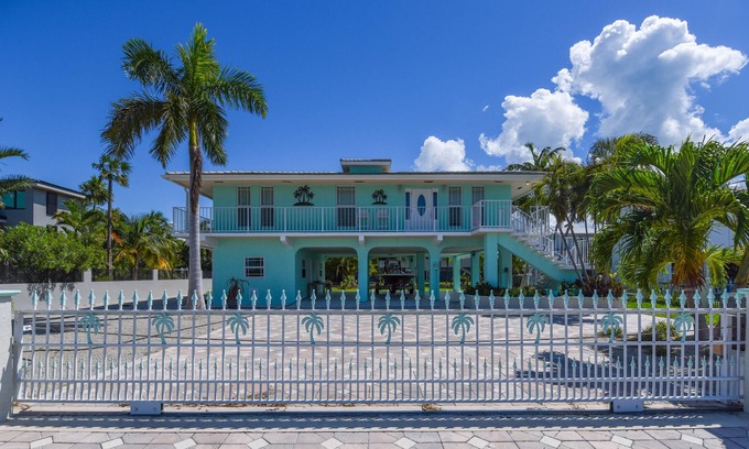 Key West House | BRAND NEW POOL COMING SOON 3/2 house with great boating & sunset views