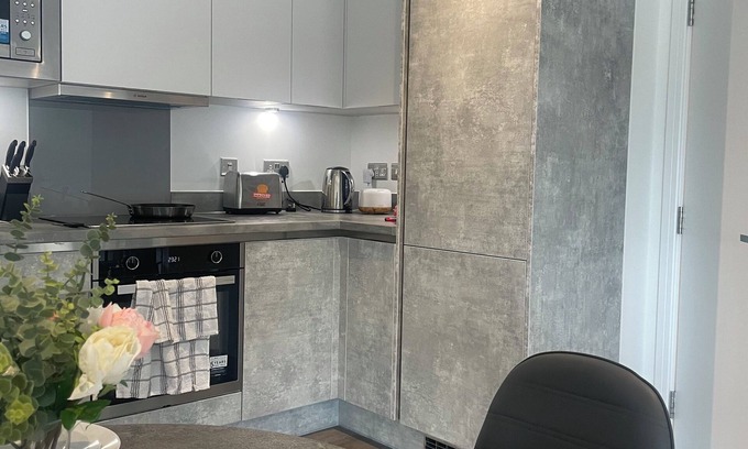 South Hornchurch Apartment | Brand New Stunning 2-bed Apartment in Dagenham